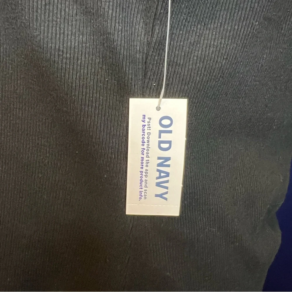 Old Navy Black Sleeveless Tank Top - Picture 4 of 8